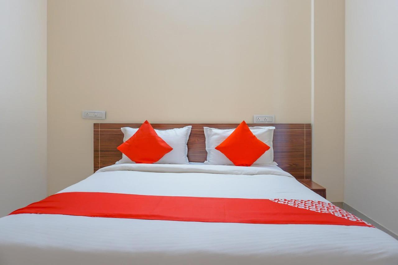 Oyo 81616 Omkar Executive Wagholi Экстерьер фото