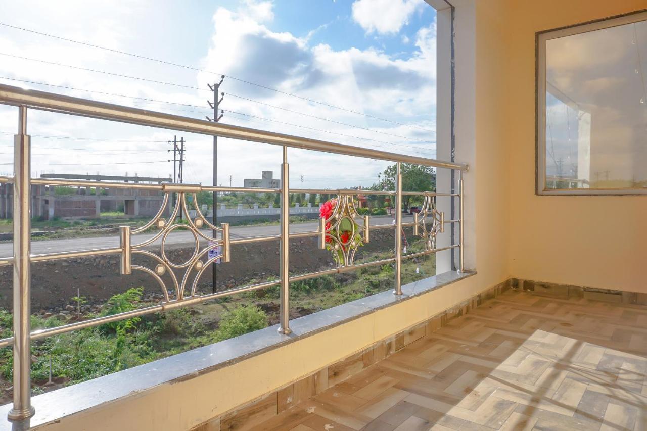 Oyo 81616 Omkar Executive Wagholi Экстерьер фото